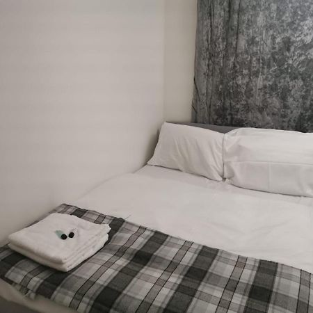 Hotel Ella'S Place Luton  Zewnętrze zdjęcie