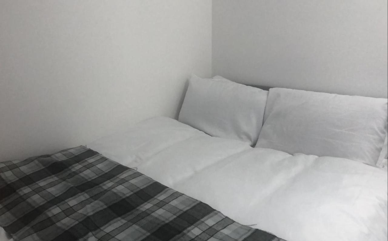 Hotel Ella'S Place Luton  Zewnętrze zdjęcie