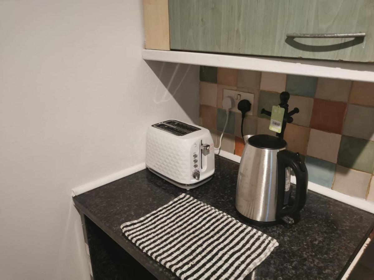 Hotel Ella'S Place Luton  Zewnętrze zdjęcie